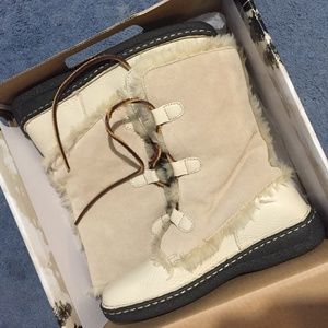 Cabela's Amber Ridge Fur Suede Boots